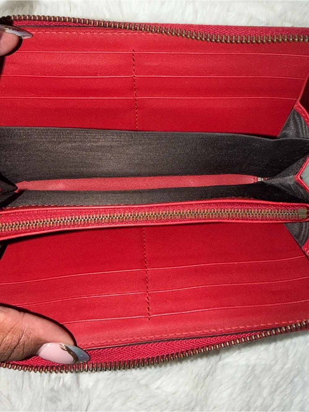 Gucci Queen Margaret Bee Zip Wallet- GOOD CONDITION - Picture 5 of 13